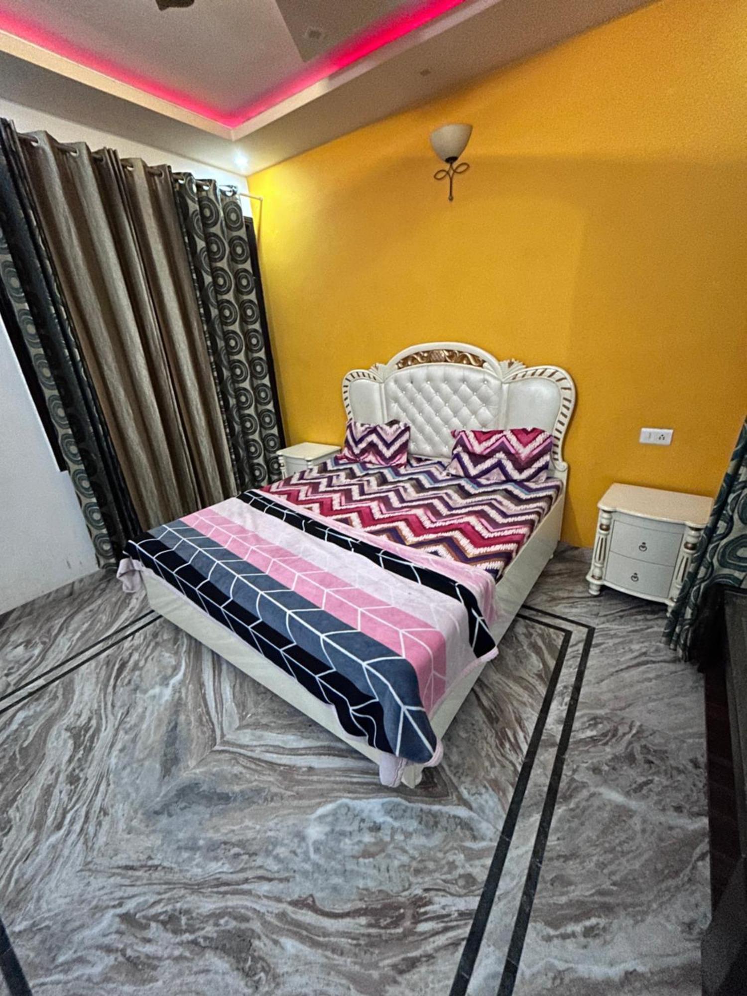 $4 Home Stay Amritsar Bagian luar foto